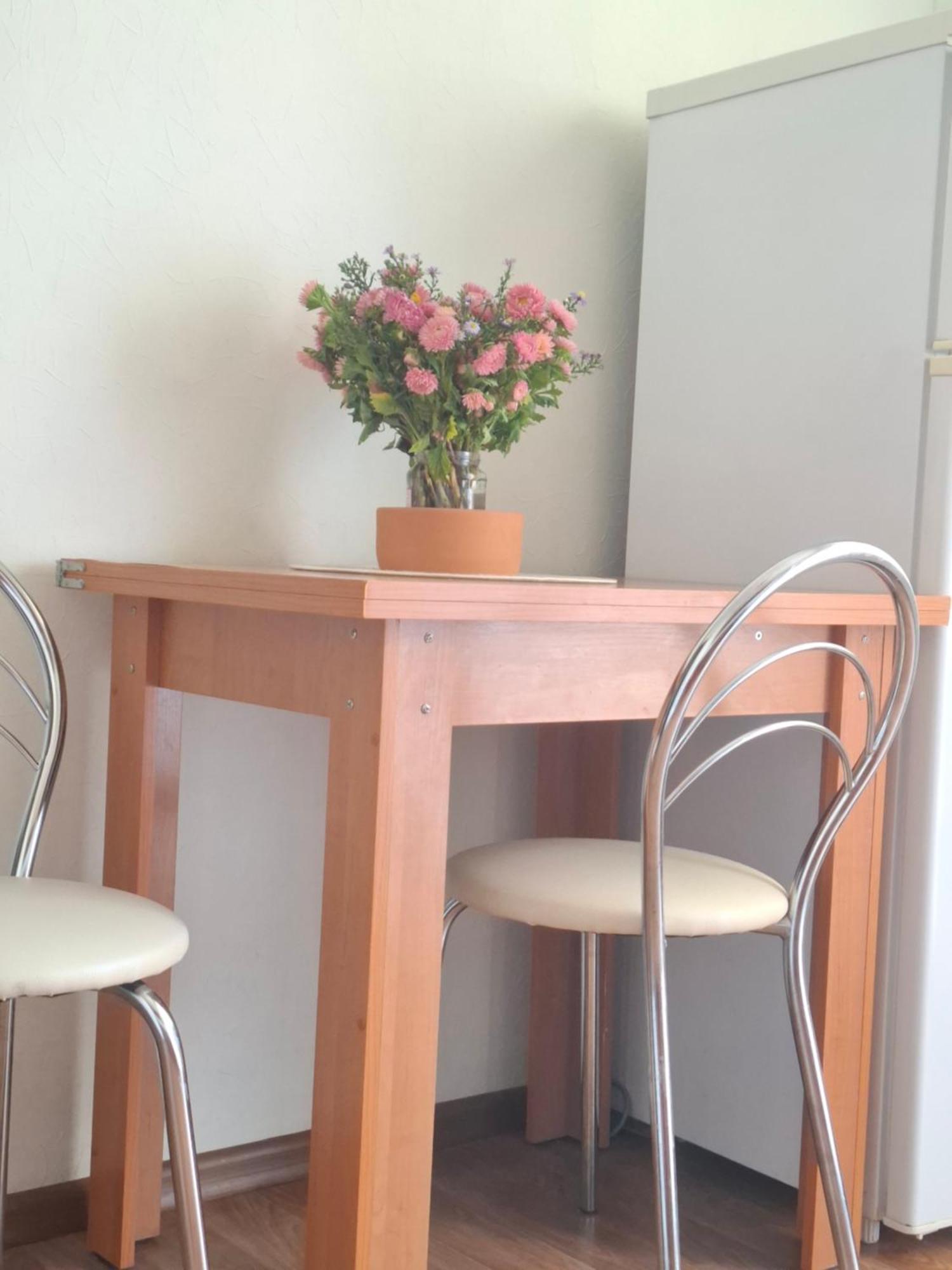 патриотика, позняки, бориса гмирі 12б Apartment *